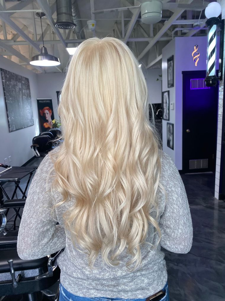 Platinum blonde, long waves