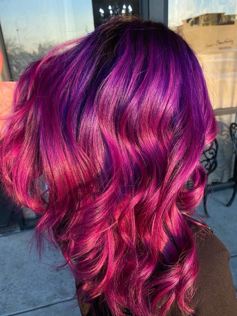 Magenta and violet colour melt